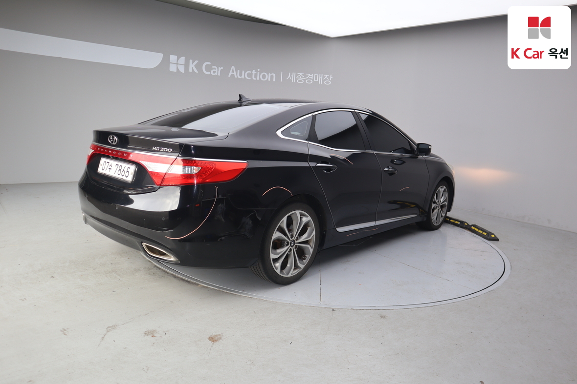 هيونداي أزيرا 2012 - صورة 2