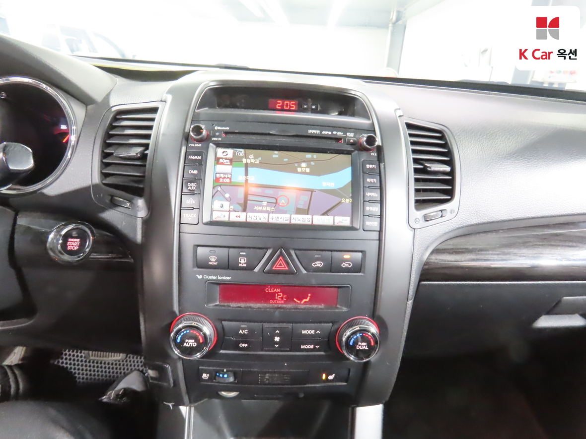 كيا سورينتو 2011 - صورة 6