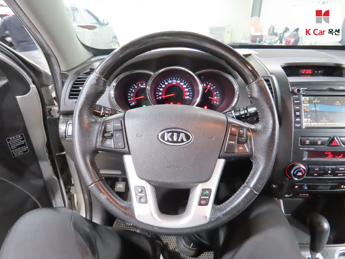 كيا سورينتو 2011 - صورة 10