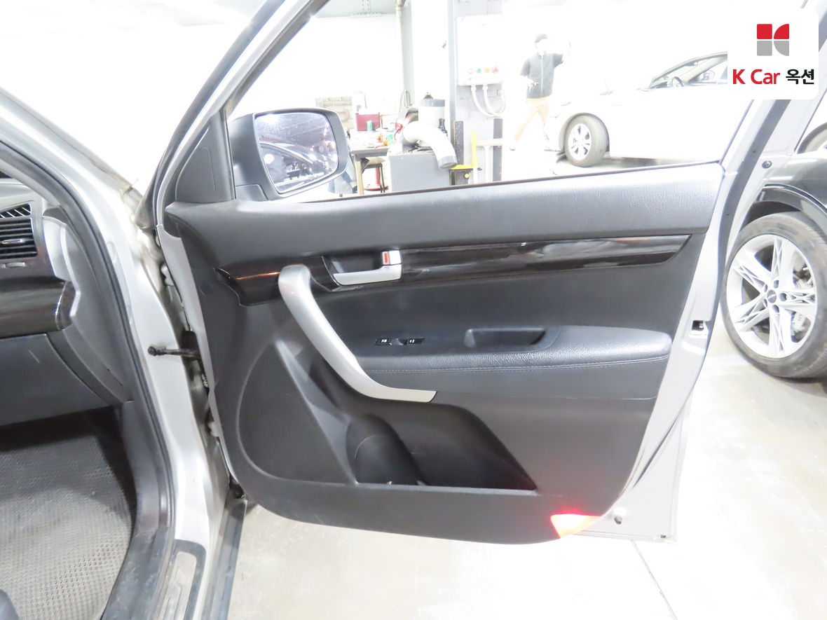 كيا سورينتو 2011 - صورة 30