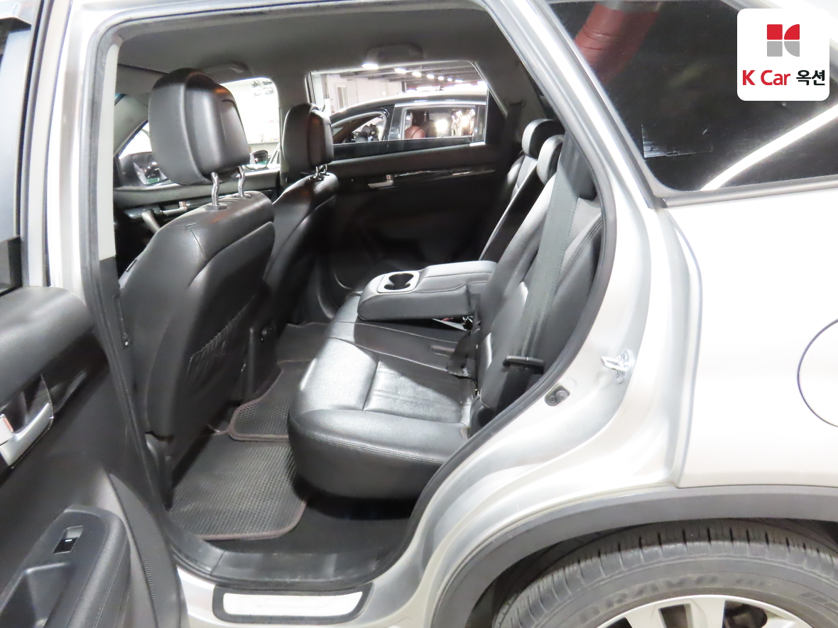 كيا سورينتو 2011 - صورة 24