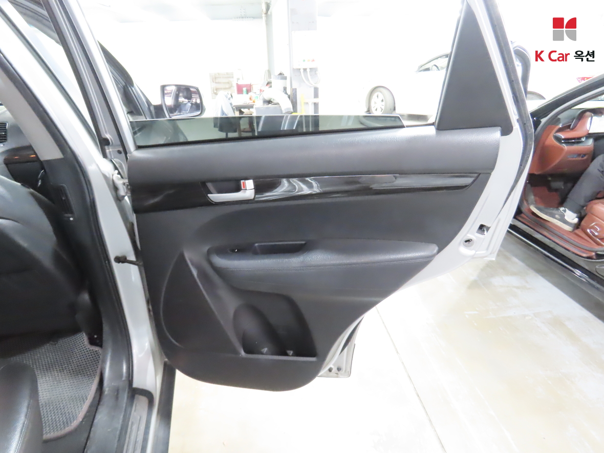 كيا سورينتو 2011 - صورة 28