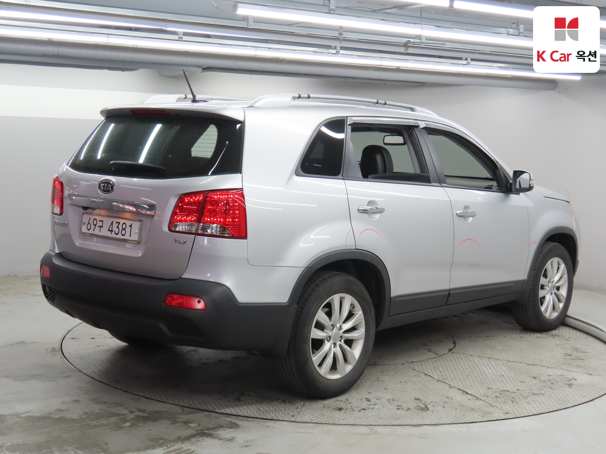 كيا سورينتو 2011 - صورة 2