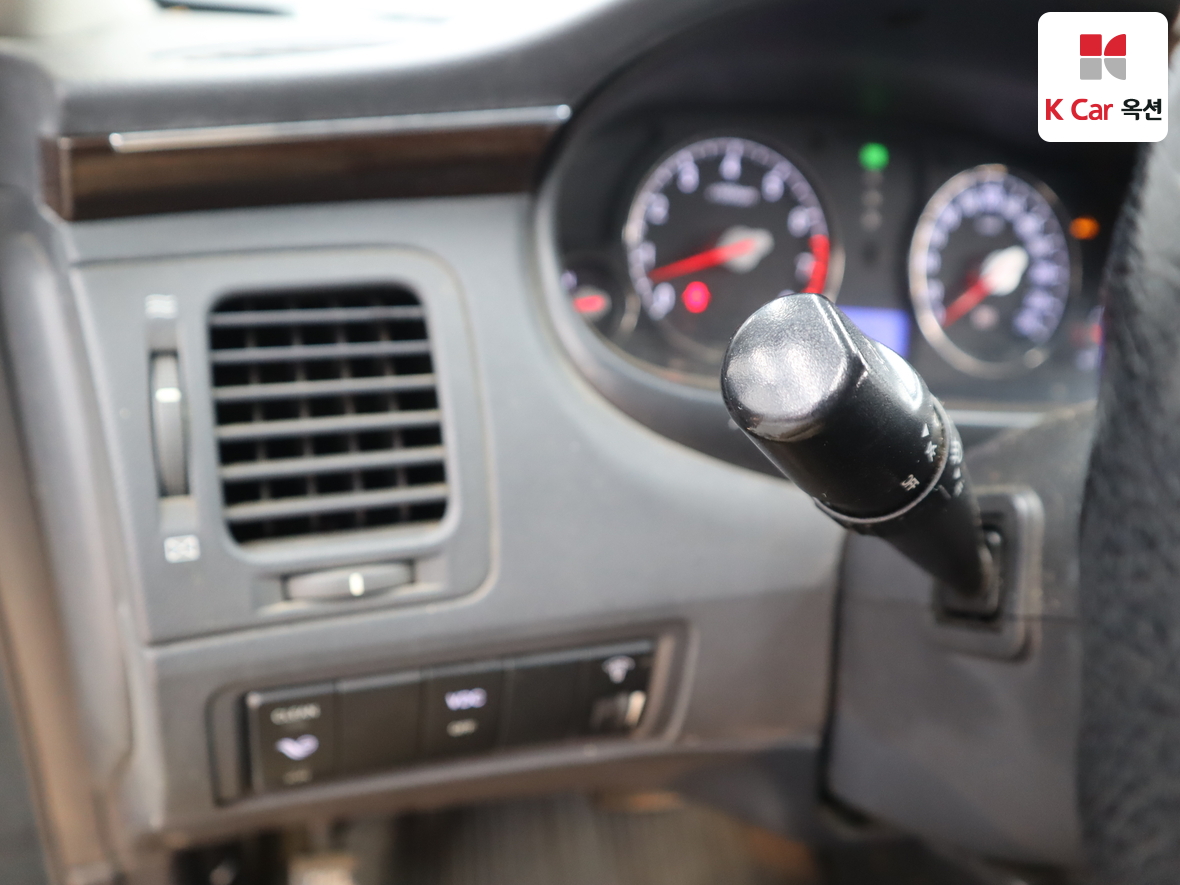 Hyundai Grandeur 2010 - Image 9