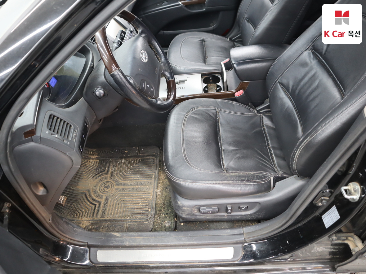 Hyundai Grandeur 2010 - Image 17