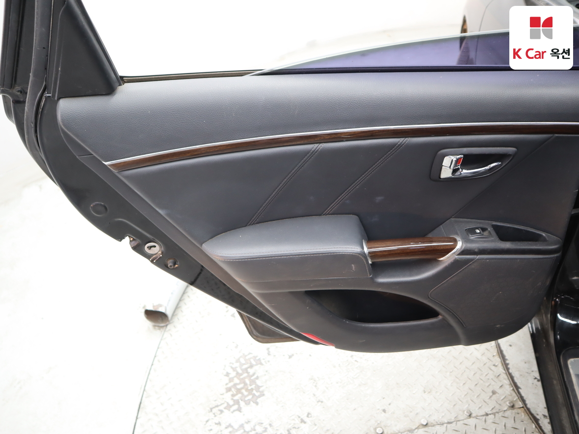 Hyundai Grandeur 2010 - Image 21