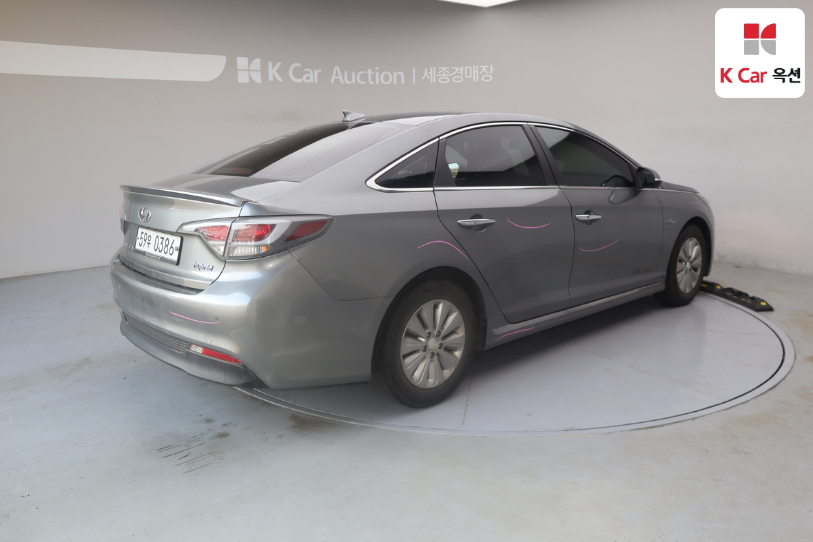 Hyundai Sonata 2017 - Image 2