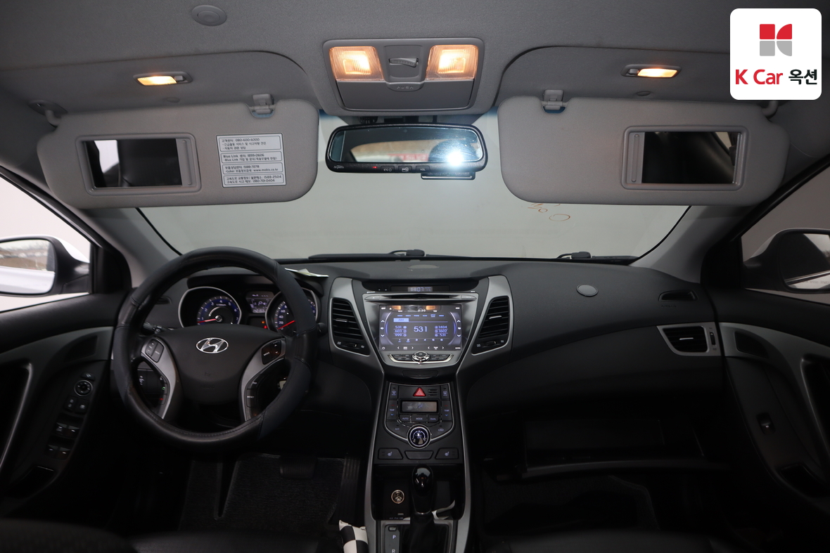 Hyundai Elantra 2015 - Image 3