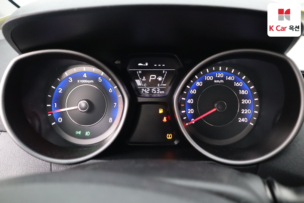 Hyundai Elantra 2015 - Image 5