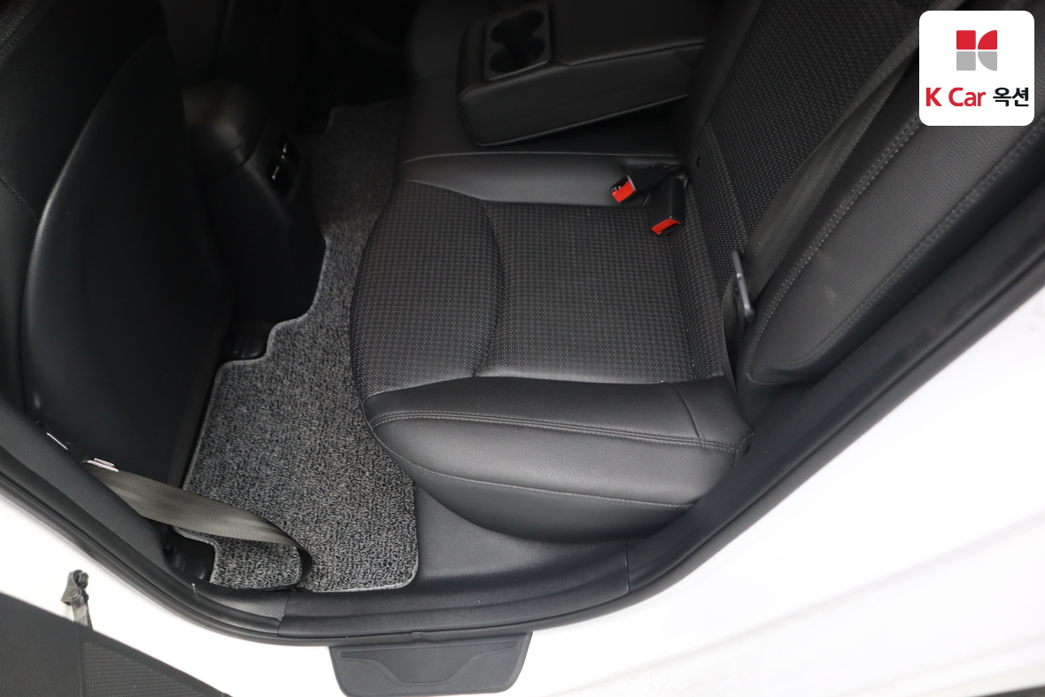 Hyundai Elantra 2015 - Image 22