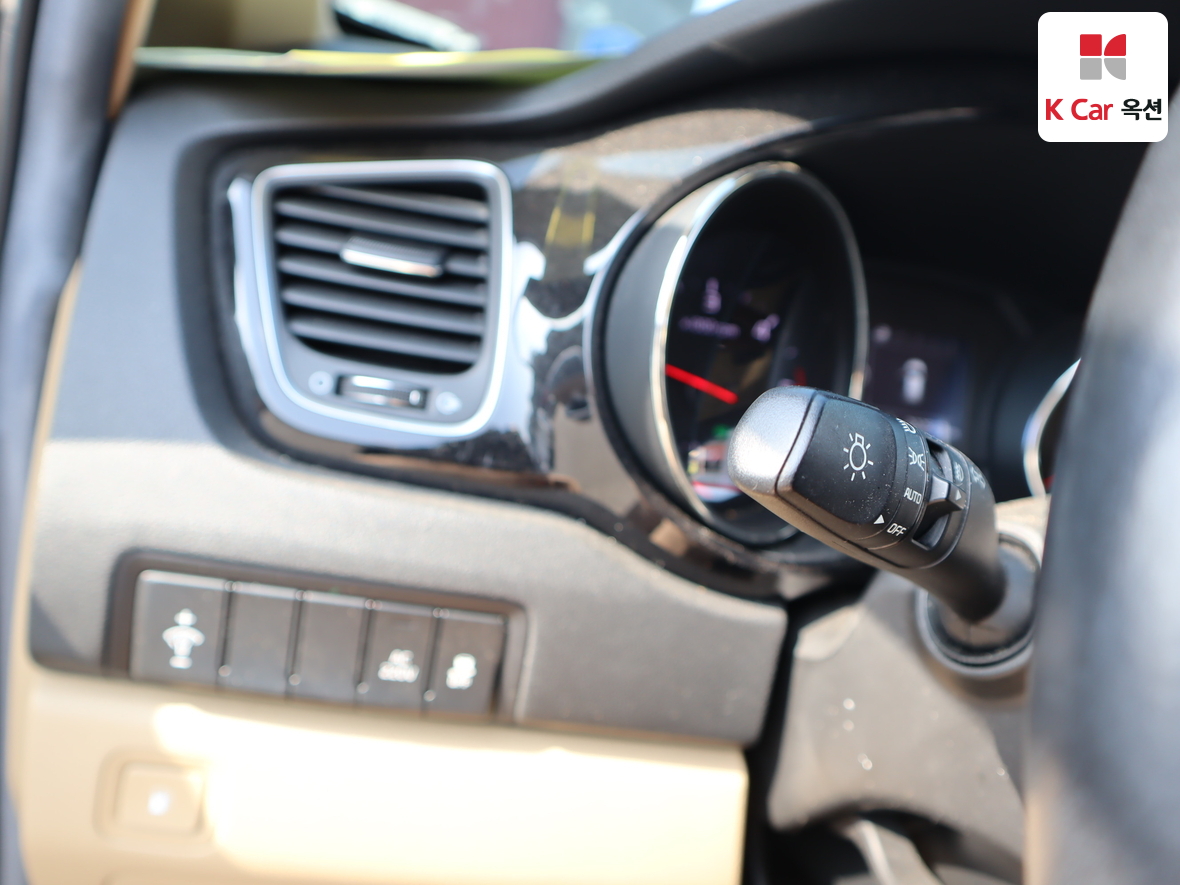 كيا نيو كارنيفال 2016 - صورة 9