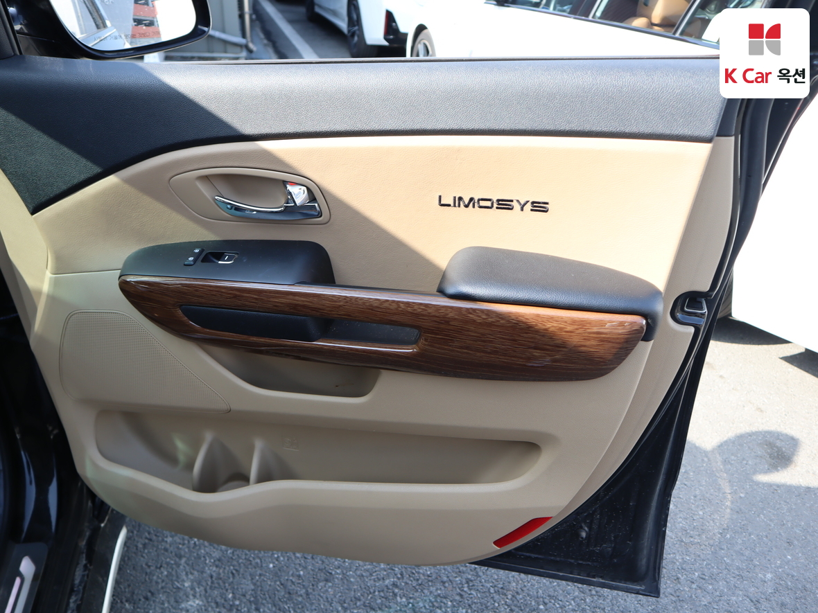 كيا نيو كارنيفال 2016 - صورة 27