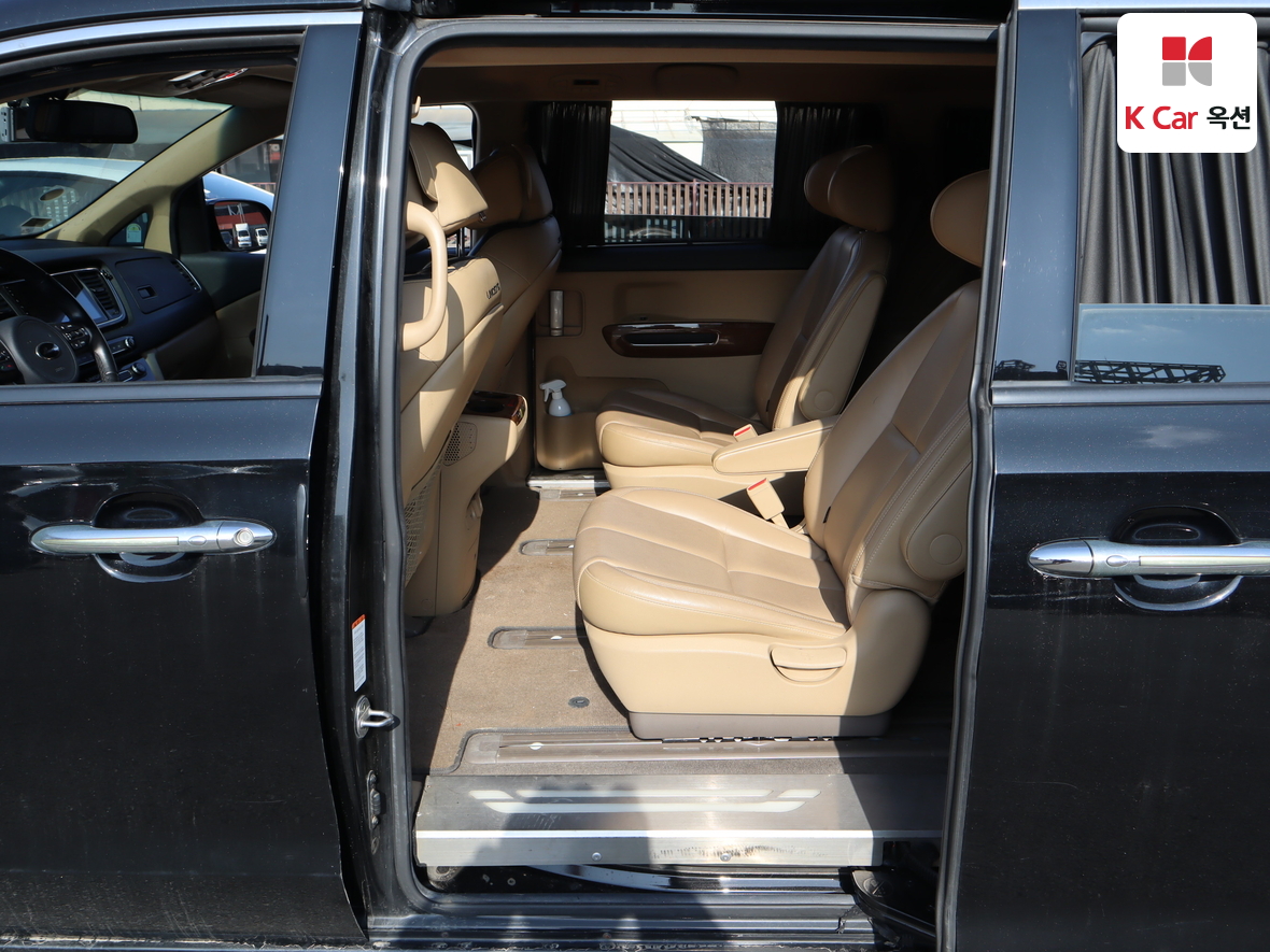 كيا نيو كارنيفال 2016 - صورة 22