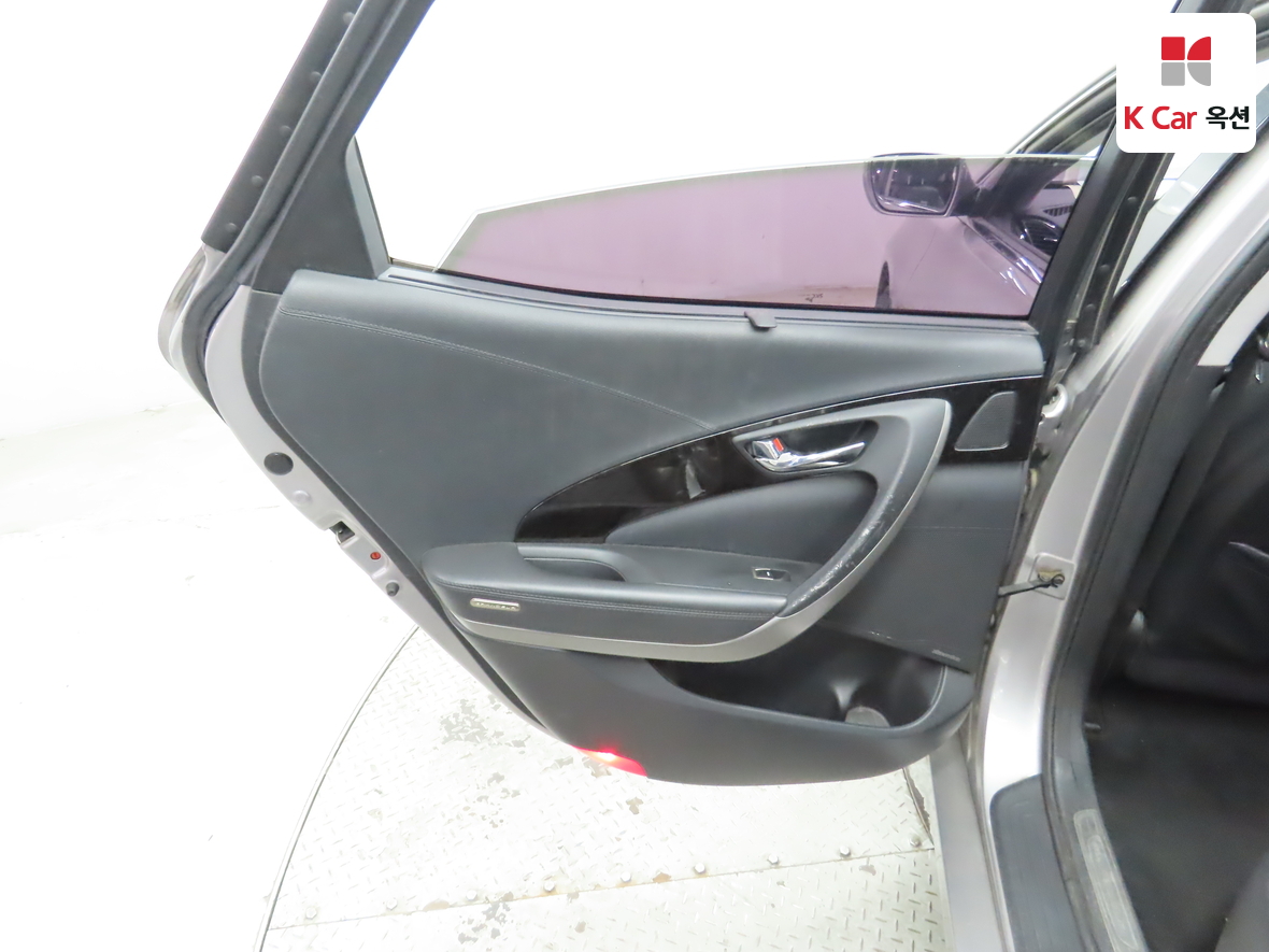 Hyundai AZERA 2011 - Image 24