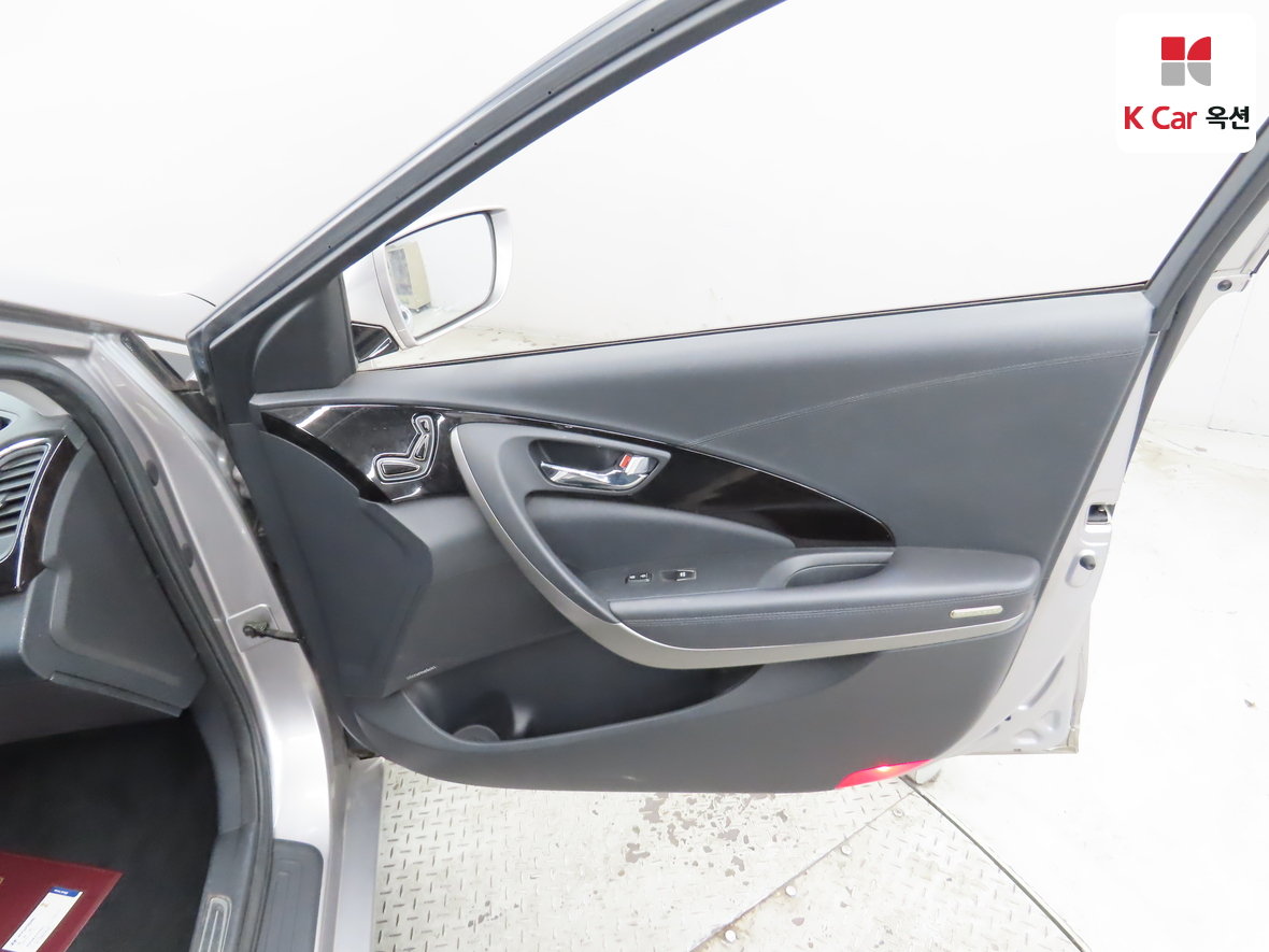 Hyundai AZERA 2011 - Image 31