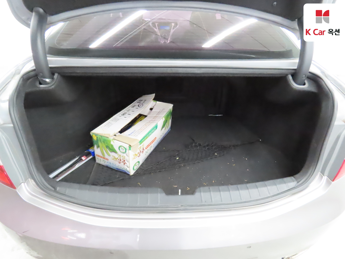 Hyundai AZERA 2011 - Image 28