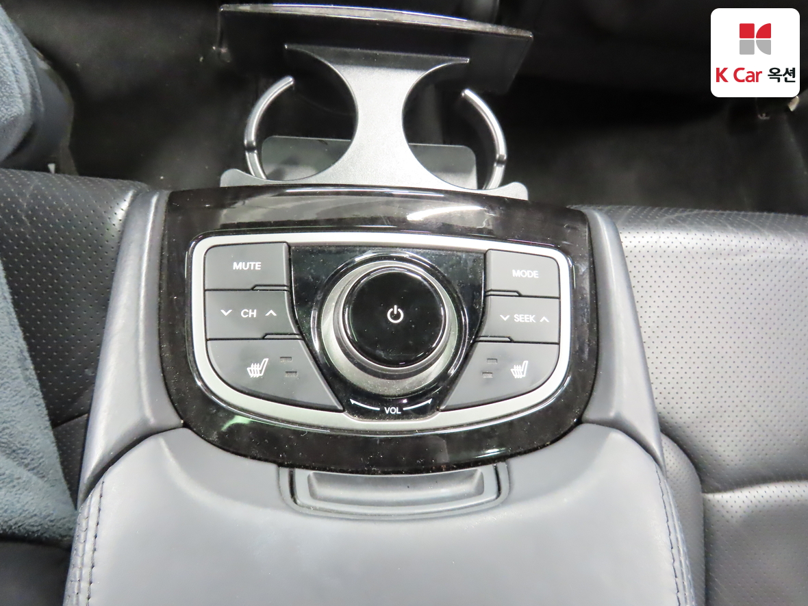 Hyundai AZERA 2011 - Image 26