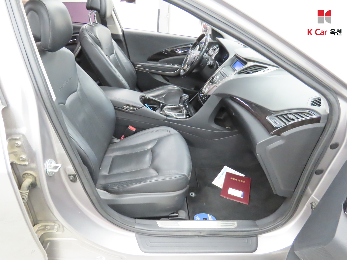Hyundai AZERA 2011 - Image 32