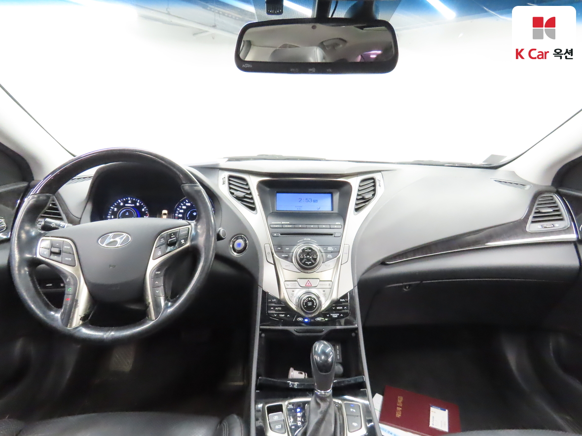 Hyundai AZERA 2011 - Image 3