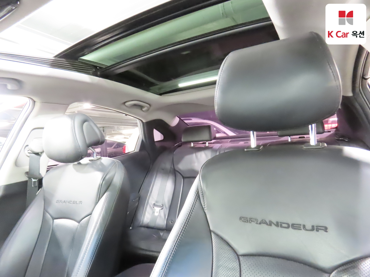 Hyundai AZERA 2011 - Image 19