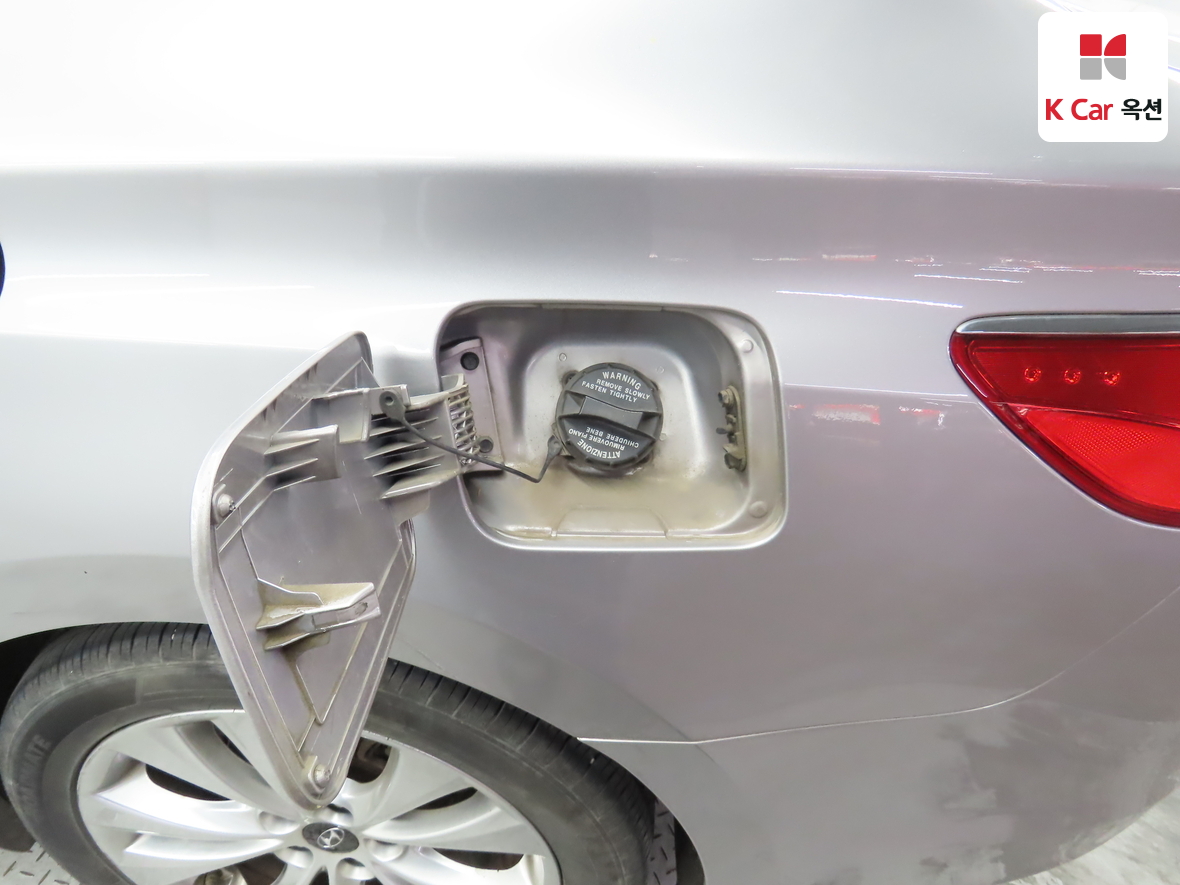 Hyundai AZERA 2011 - Image 27