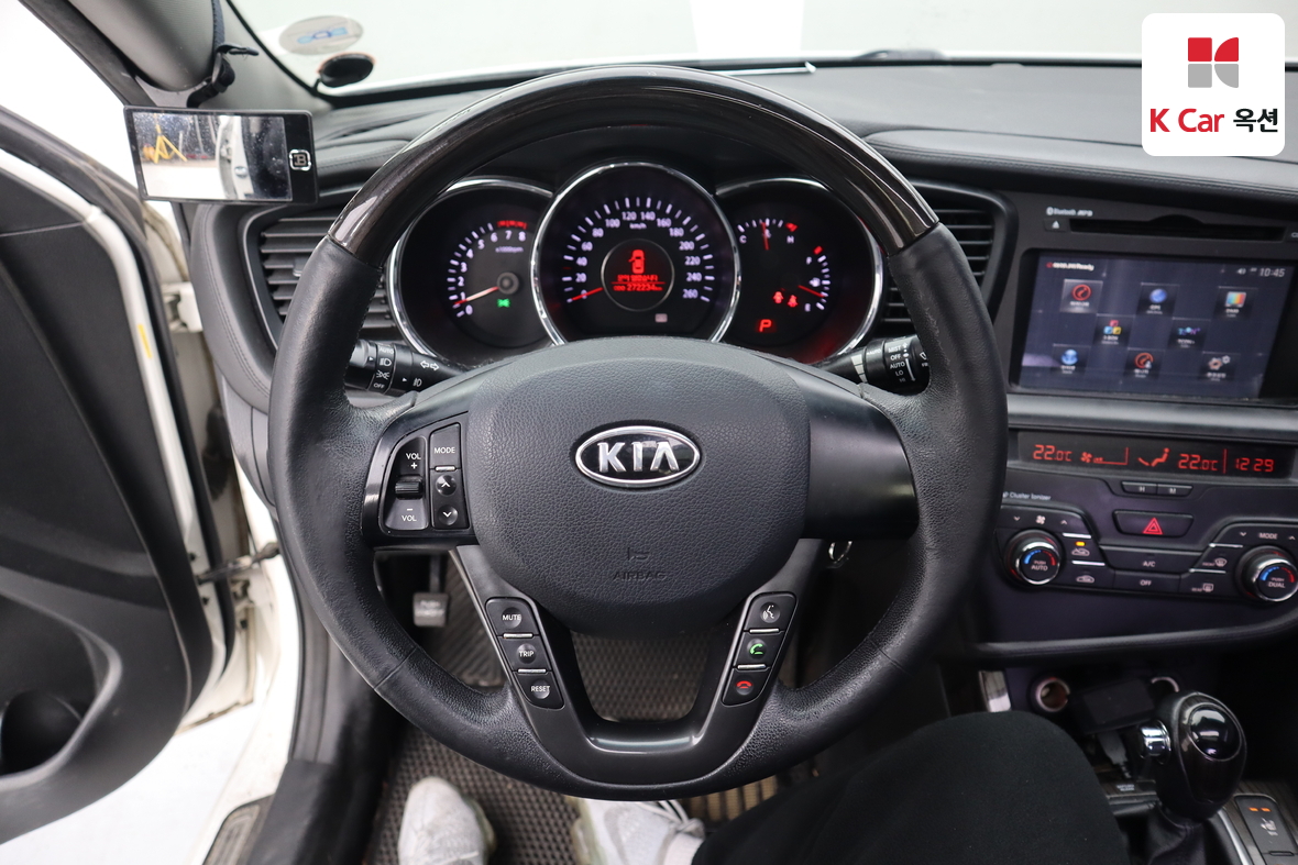 Kia K5 2011 - Image 10