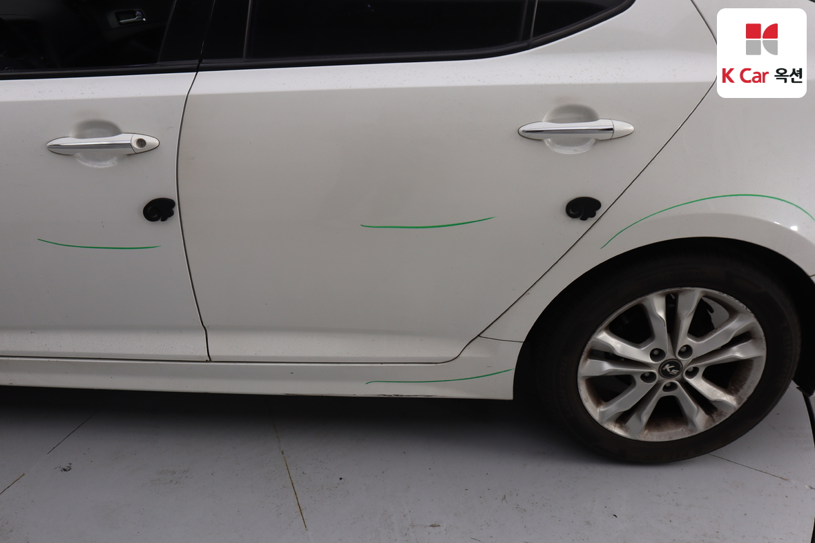 Kia K5 2011 - Image 38