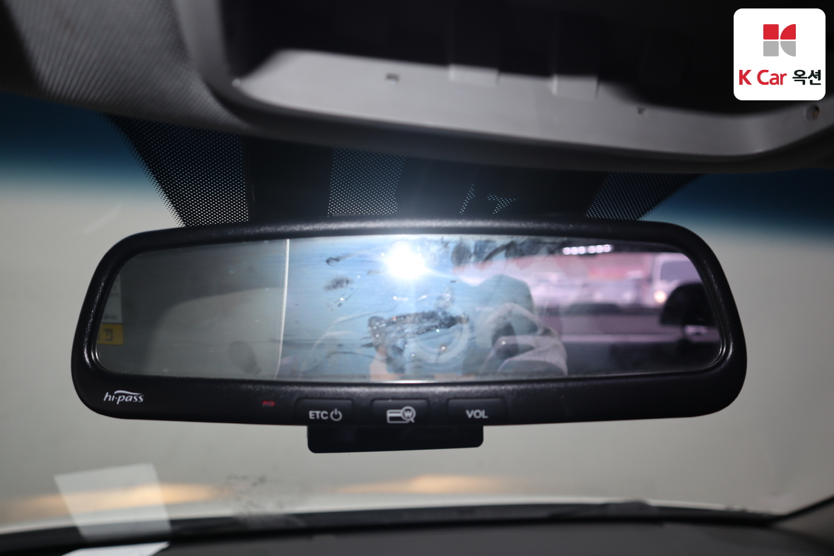 Kia K5 2011 - Image 12