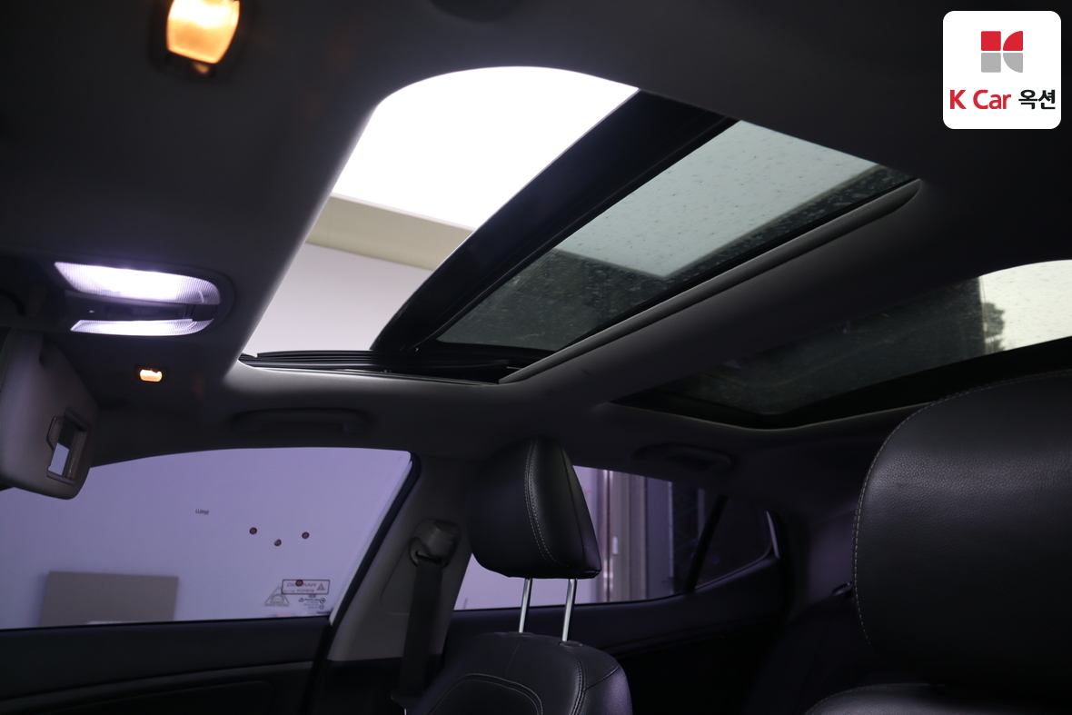 Kia K5 2011 - Image 22