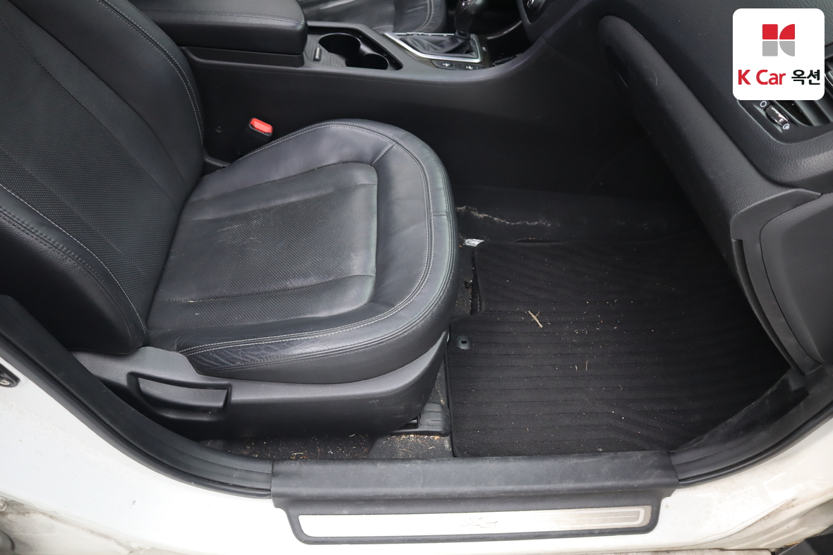 Kia K5 2011 - Image 31