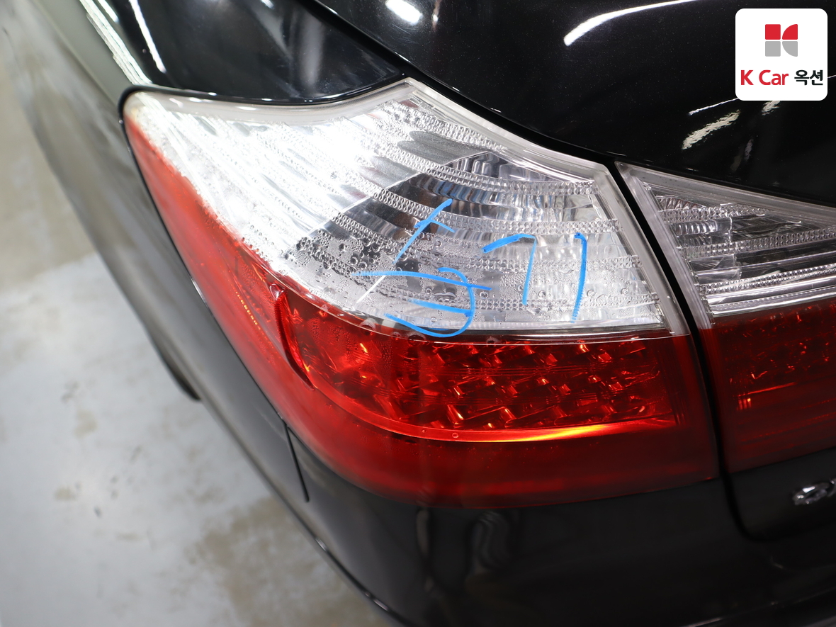 Hyundai Genesis 2011 - Image 39