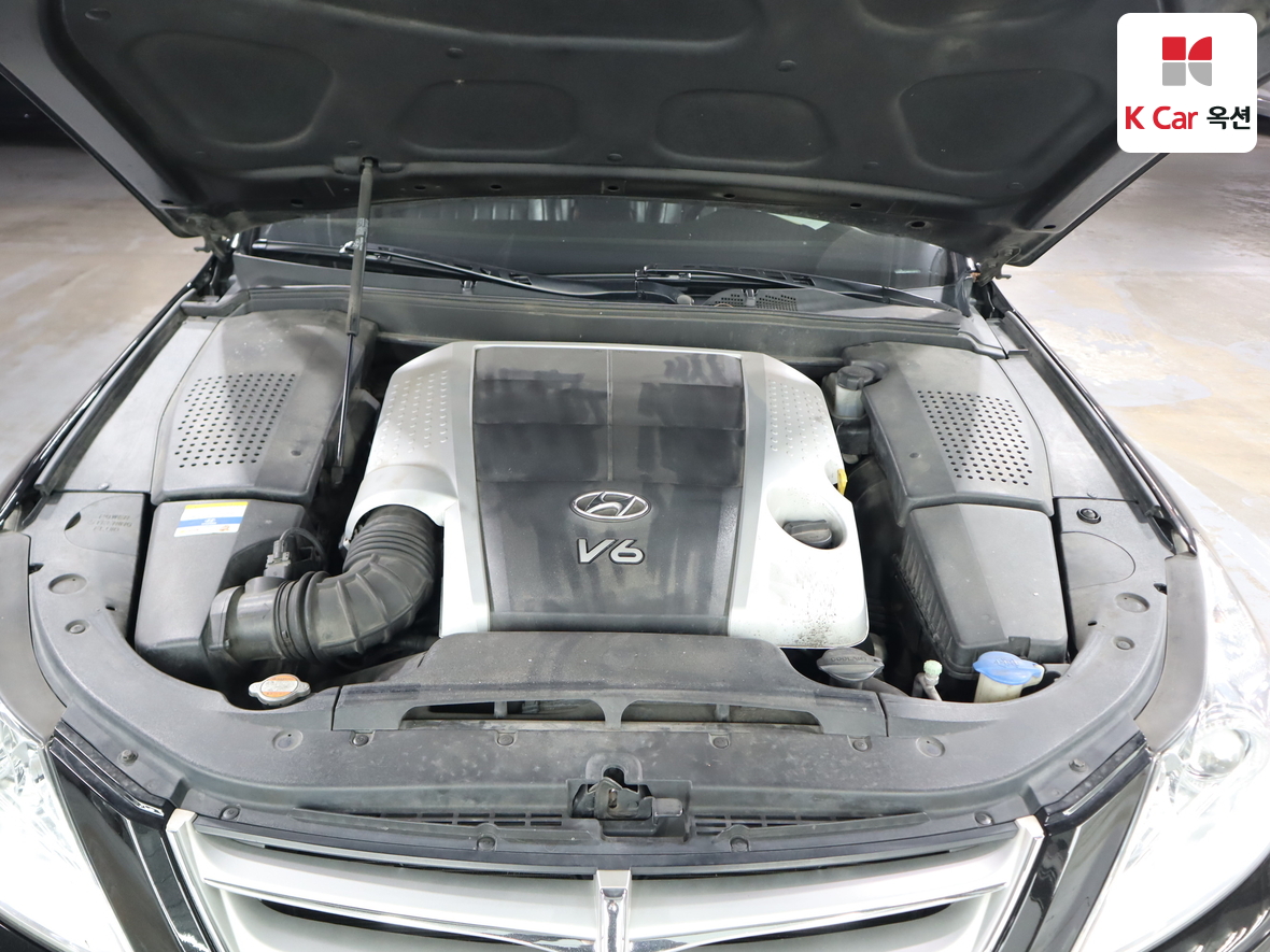 Hyundai Genesis 2011 - Image 31