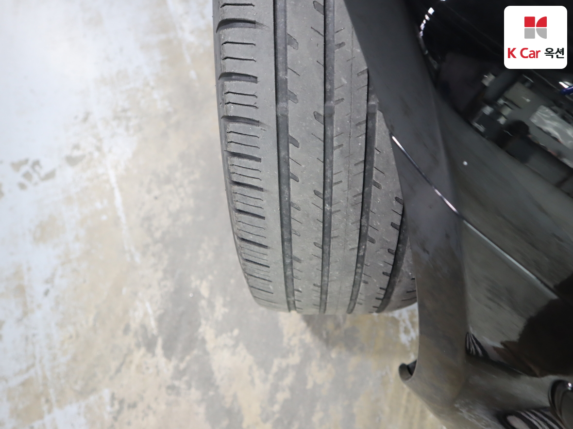 Hyundai Genesis 2011 - Image 30