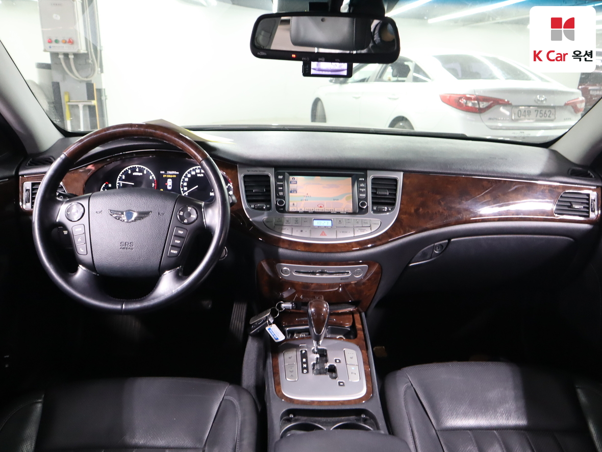 Hyundai Genesis 2011 - Image 3