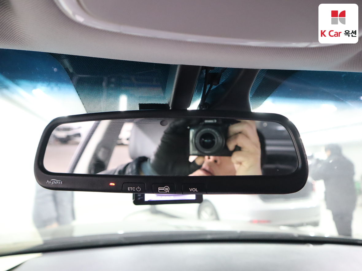 Hyundai Genesis 2011 - Image 13