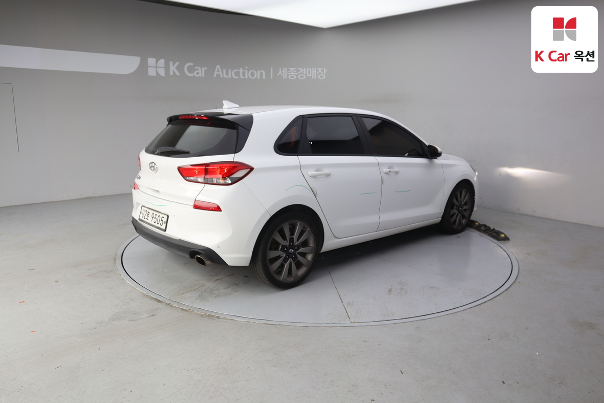 Hyundai i30 2017 - Image 2