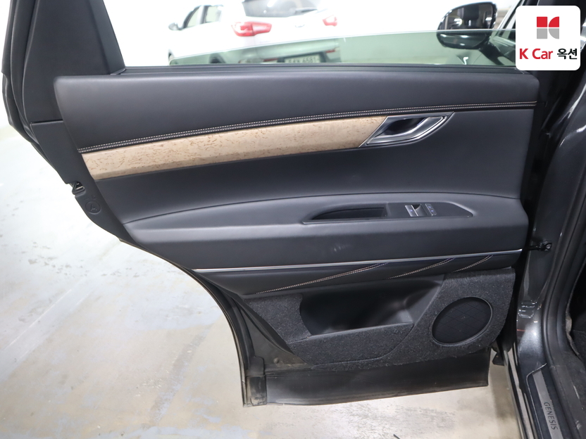 جينسس - GV80 - Image 24