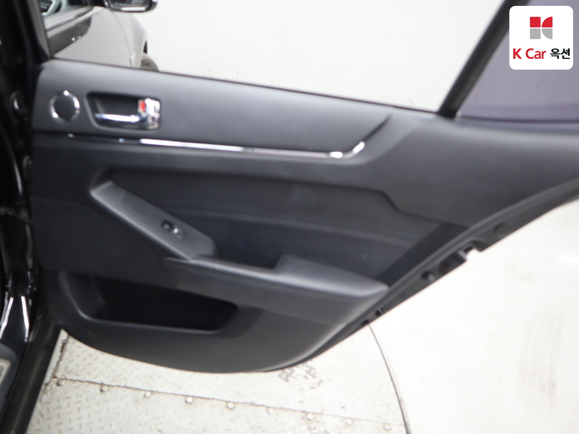 كيا K7 2010 - صورة 25