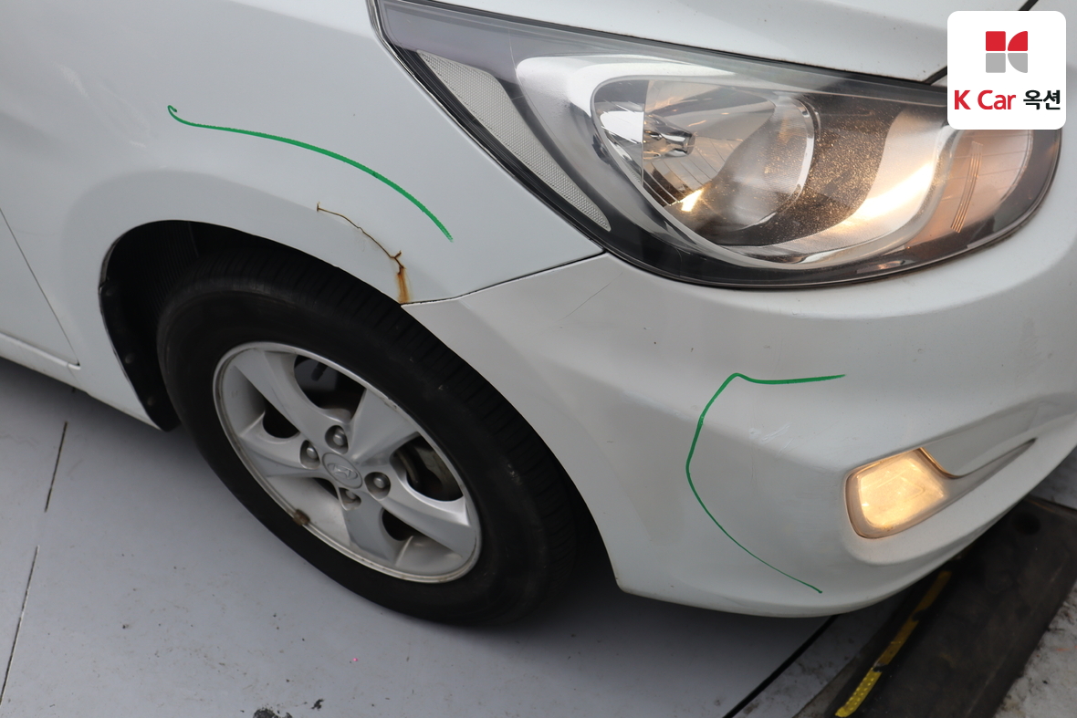 Hyundai Accent 2012 - Image 38