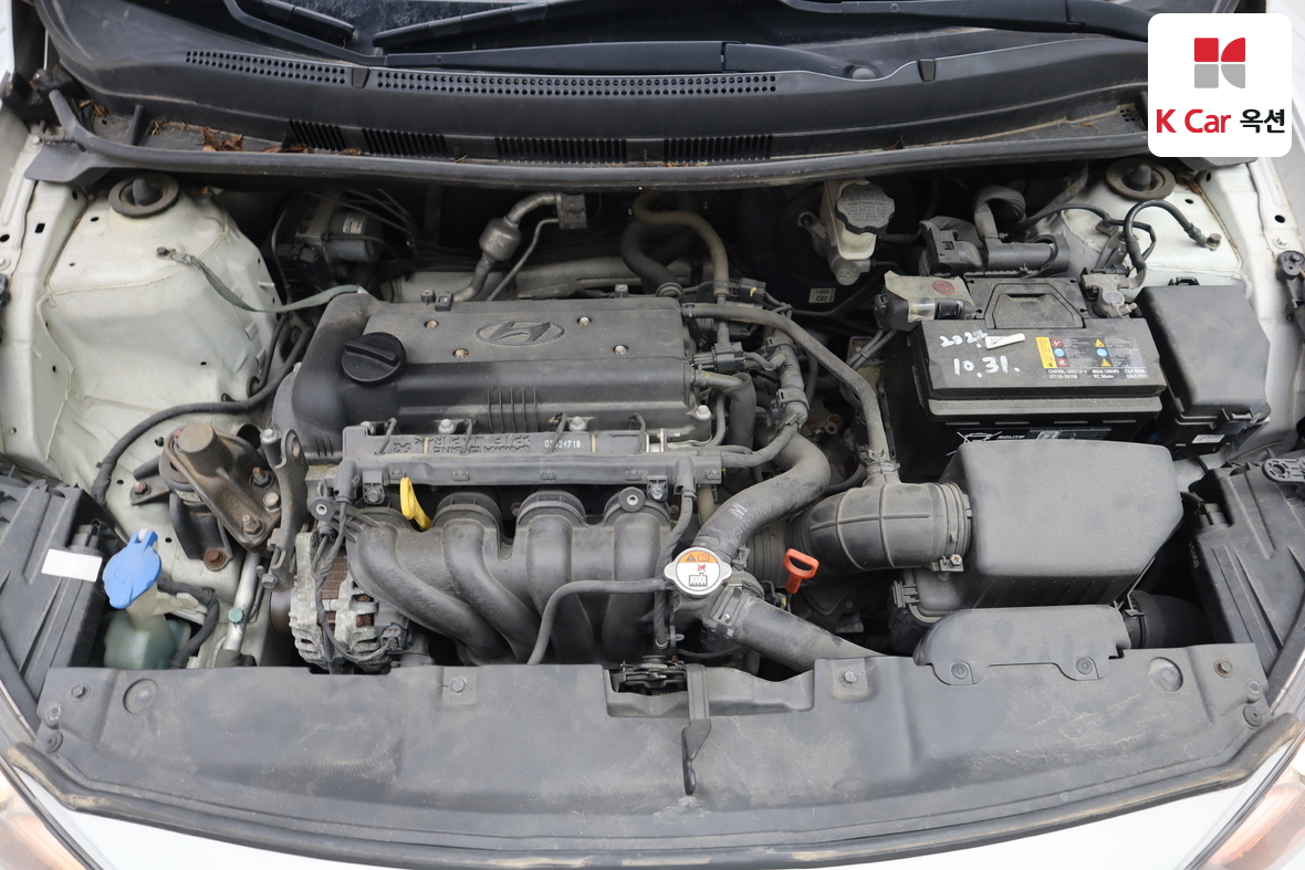 Hyundai Accent 2012 - Image 30