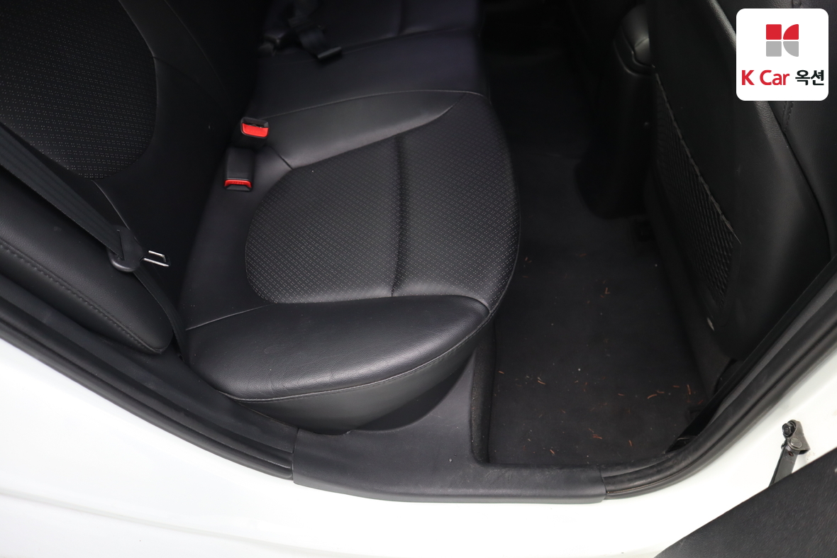 Hyundai Accent 2012 - Image 25