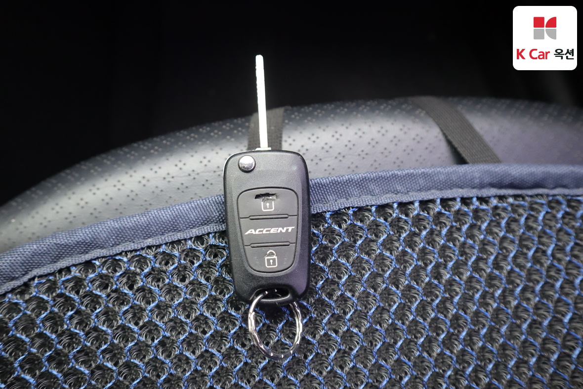 Hyundai Accent 2012 - Image 16