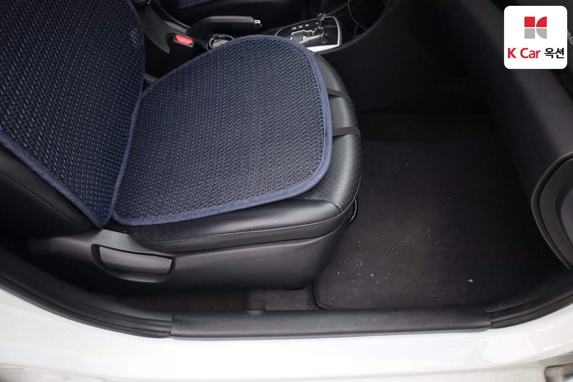 Hyundai Accent 2012 - Image 27