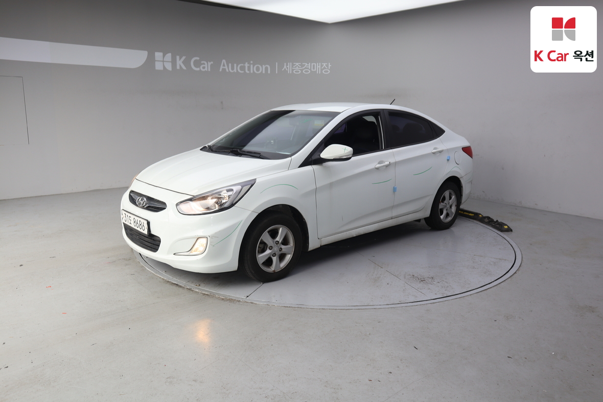 Hyundai Accent 2012 - Image 1
