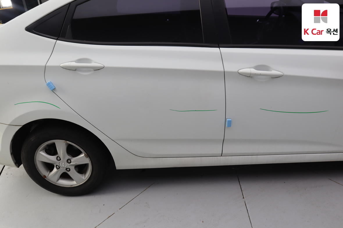 Hyundai Accent 2012 - Image 36