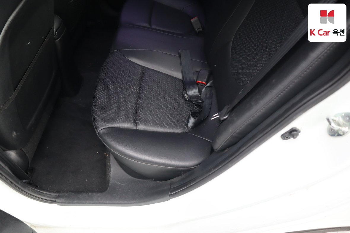 Hyundai Accent 2012 - Image 21