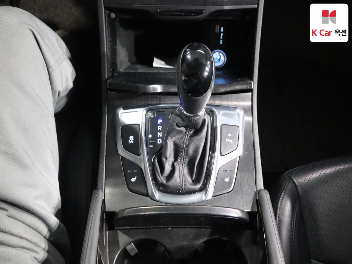 Hyundai AZERA 2017 - Image 17