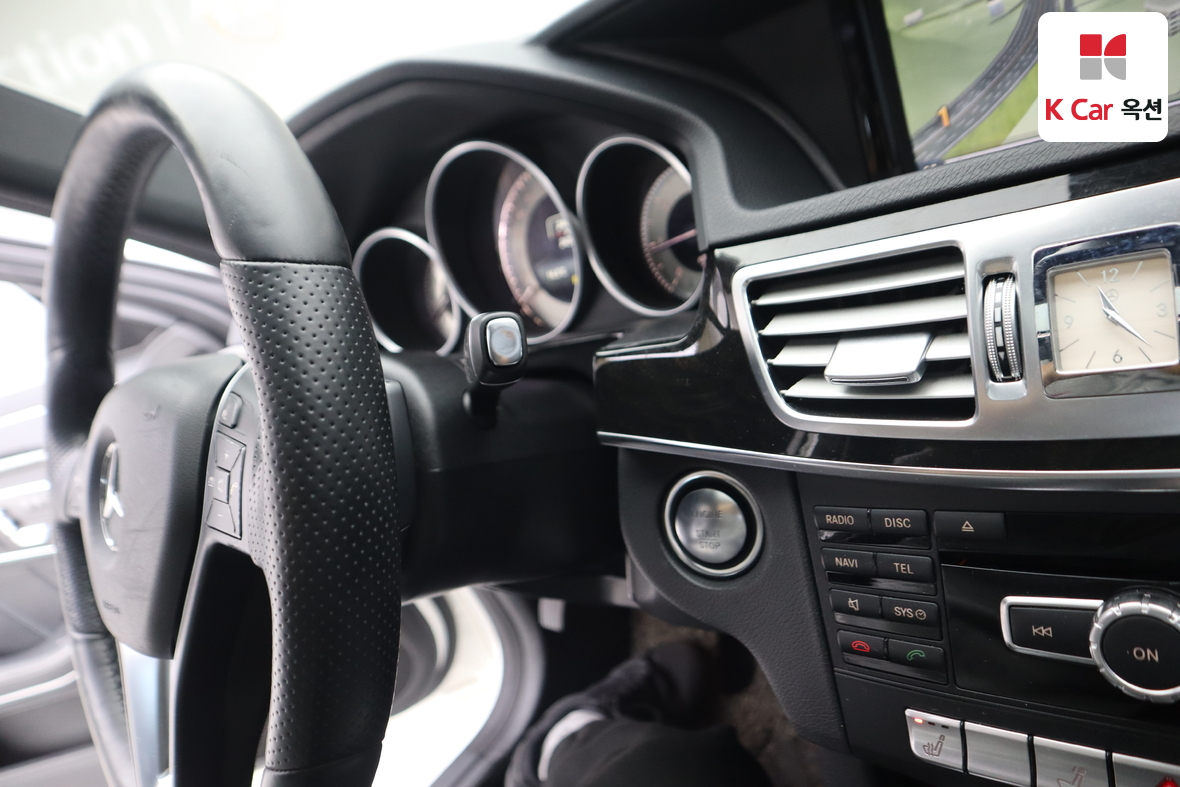 Mercedes-Benz E-Class 2014 - Image 11