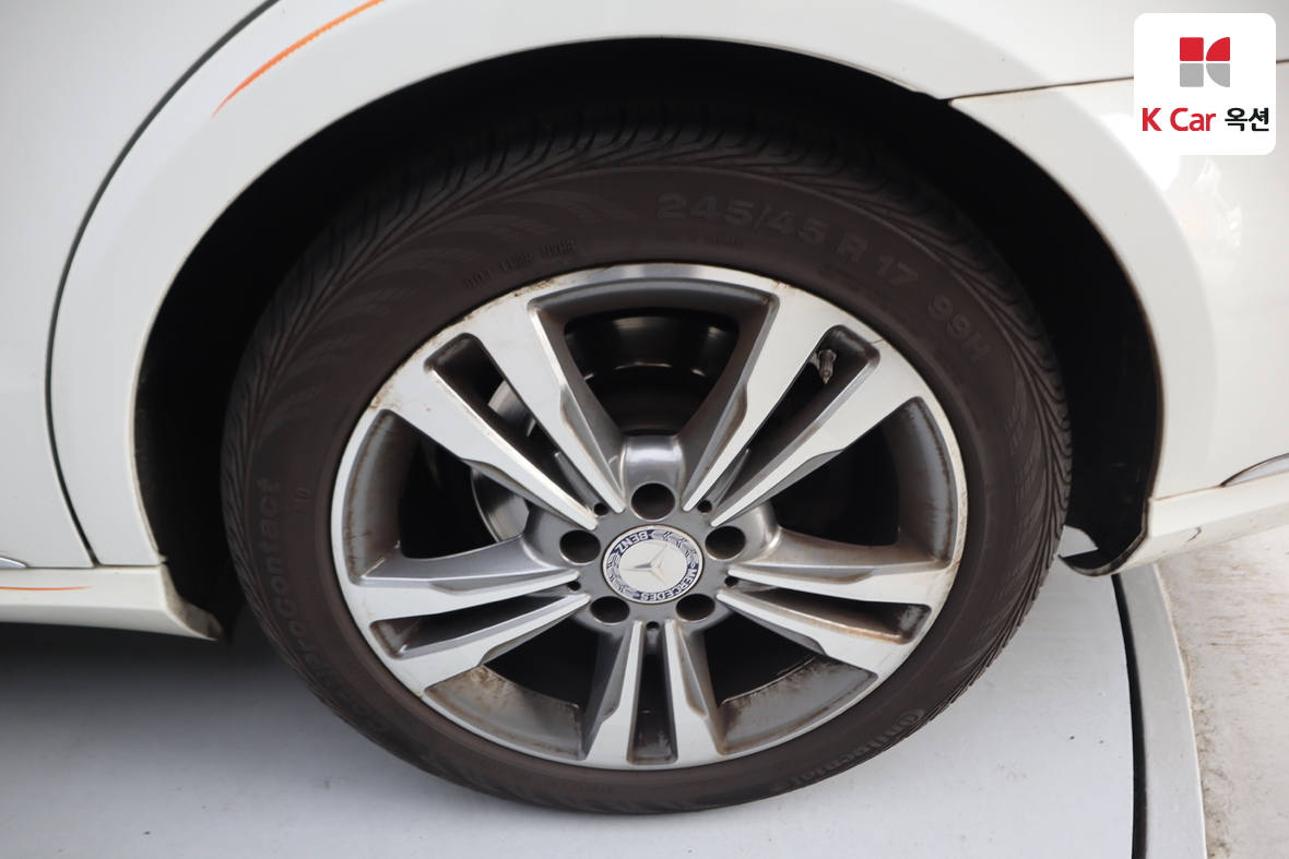 Mercedes-Benz E-Class 2014 - Image 50