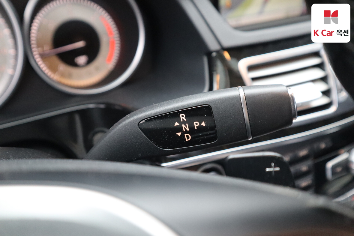 Mercedes-Benz E-Class 2014 - Image 18